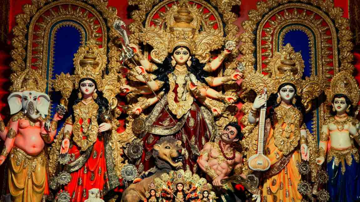 माँ दुर्गा के नौ स्वरूप और नवरात्रि का महत्व"