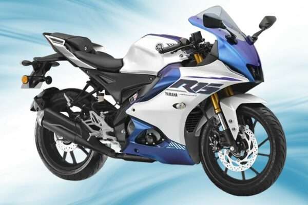Yamaha R15 2025 Stylish Sports Bike Front View