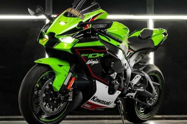 2026 Kawasaki Ninja ZX-10R Front View with LED Headlight