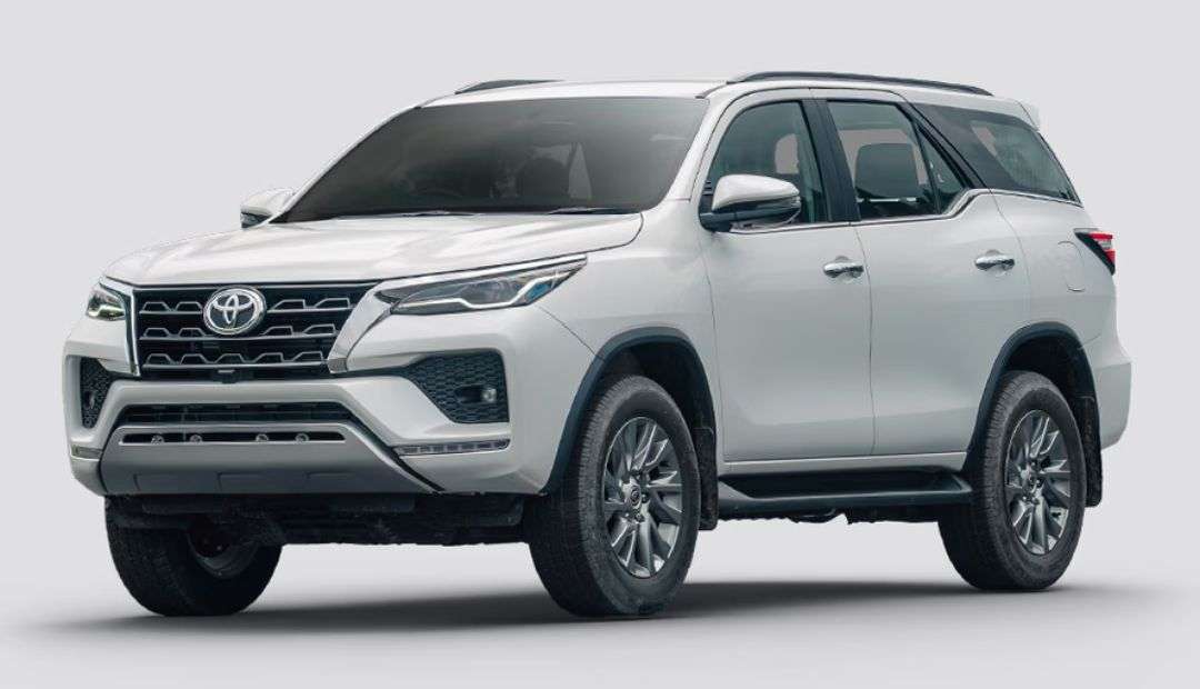 Toyota Fortuner 2025 front view with bold SUV design